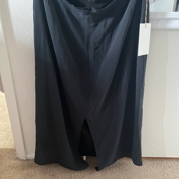 Aritzia silk skirt NWT pencil skirt - Picture 2 of 3